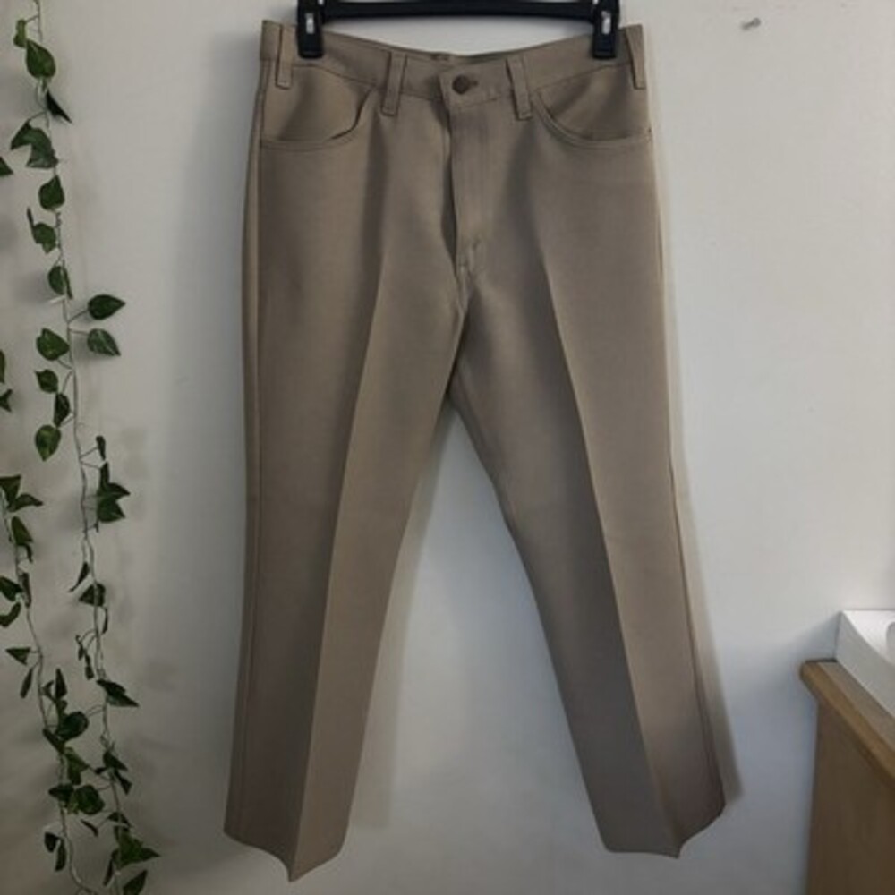 VINTAGE Levi’s Khaki Straight Leg Pants Tagged 34x32 (Measures 33x28) Workwear